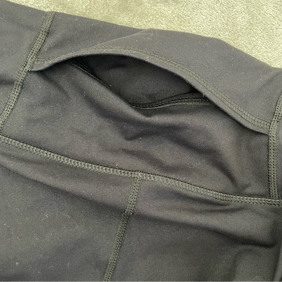 Torrid Disney Minnie Mouse Active Leggings Size 4 - Picture 5 of 9